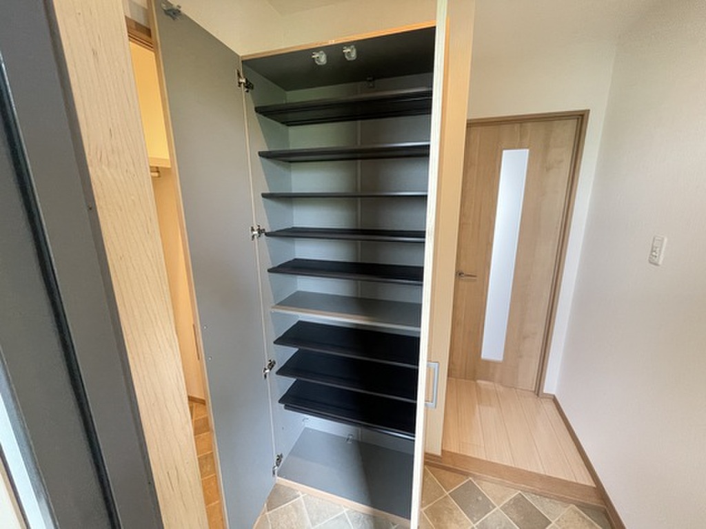 (8/20) 玄関 (8/20) 玄関