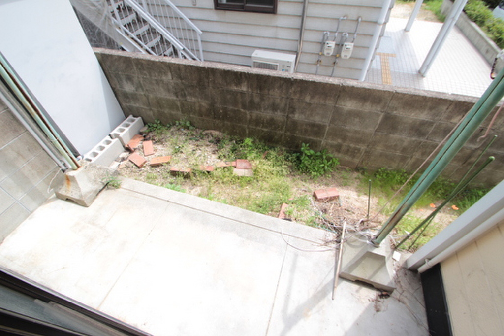 (10/20) バルコニー (10/20) バルコニー