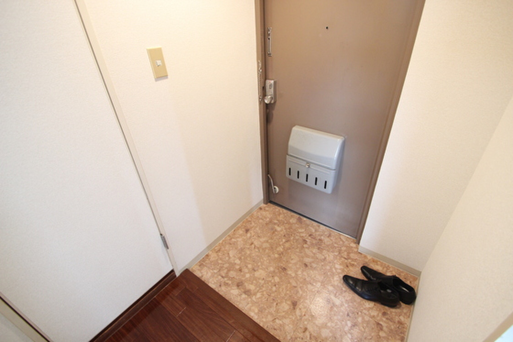 (11/30) 玄関 (11/30) 玄関