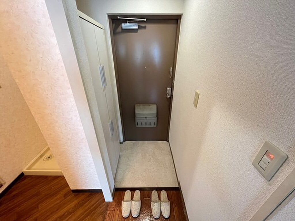 (8/29) 玄関 (8/29) 玄関