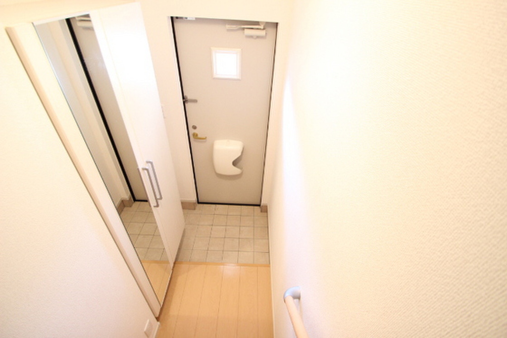 (8/24) 玄関 (8/24) 玄関