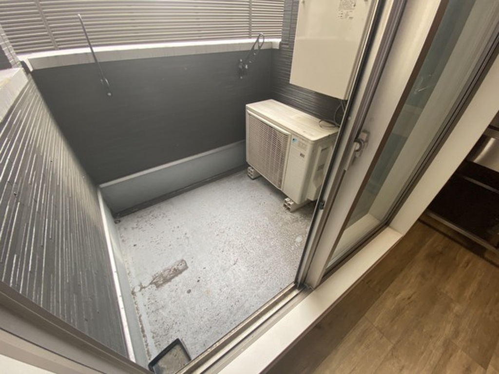 (11/23) バルコニー (11/23) バルコニー