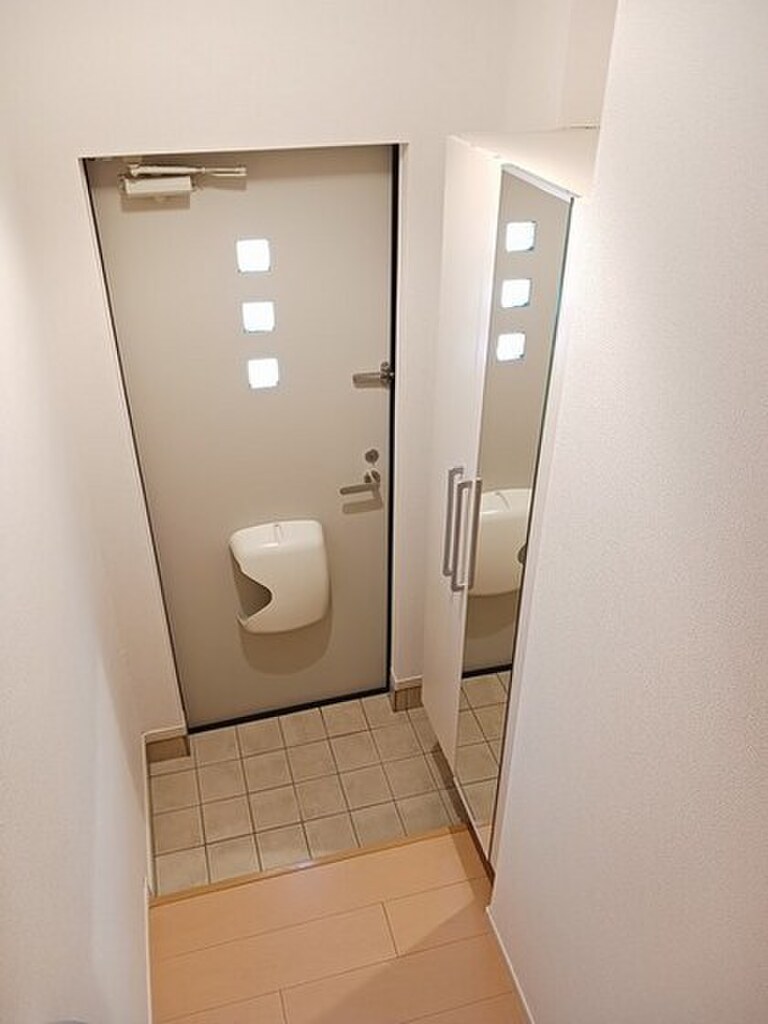 (7/20) 玄関 (7/20) 玄関