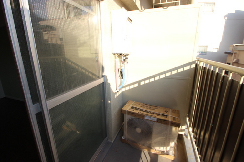 (6/31) バルコニー