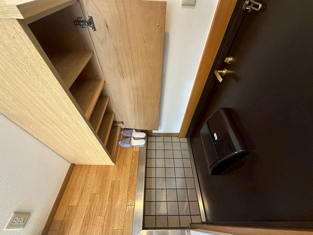 (8/24) 玄関 (8/24) 玄関