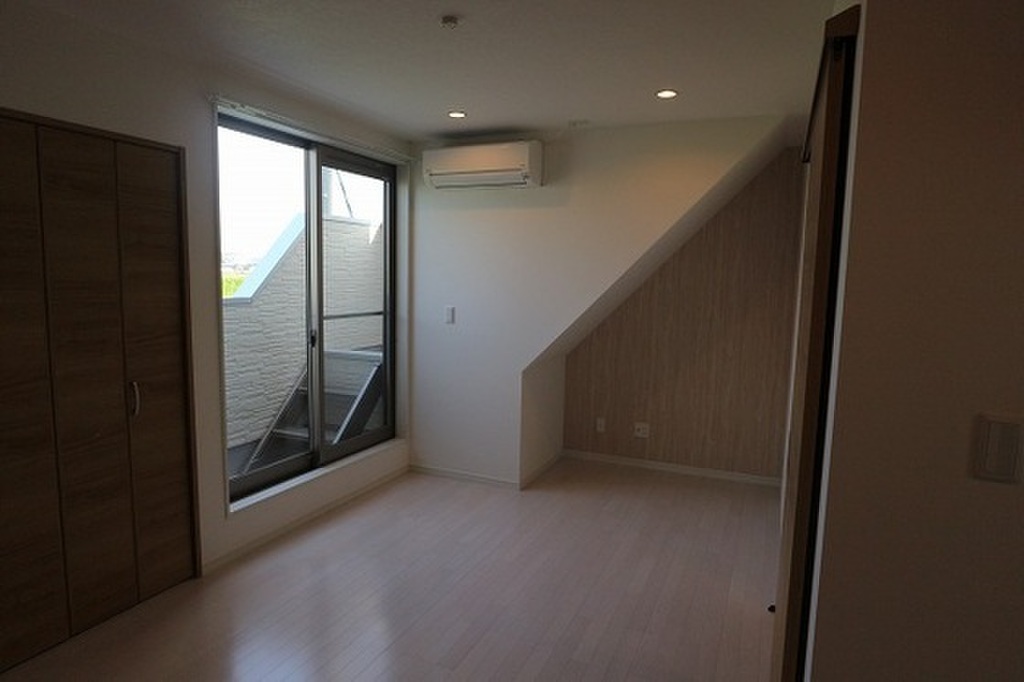 (2/18) 居室・リビング (2/18) 居室・リビング