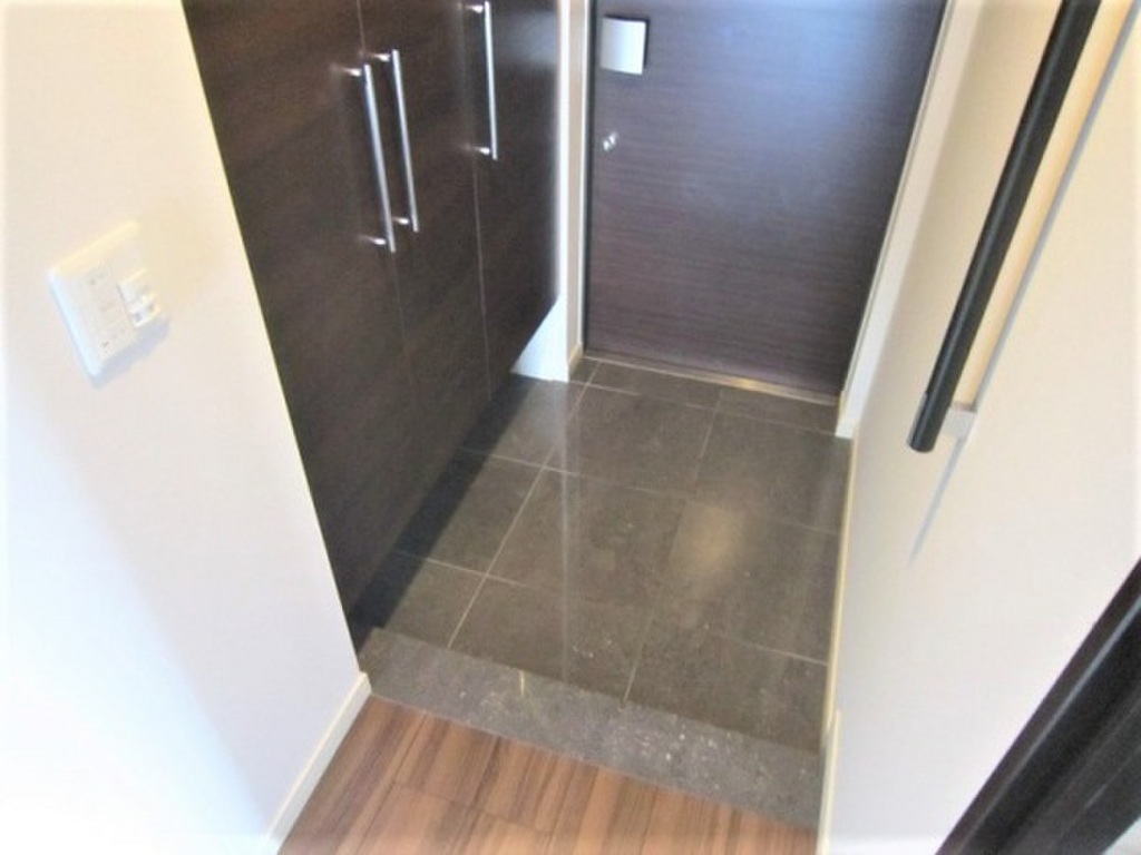 (10/22) 玄関 (10/22) 玄関