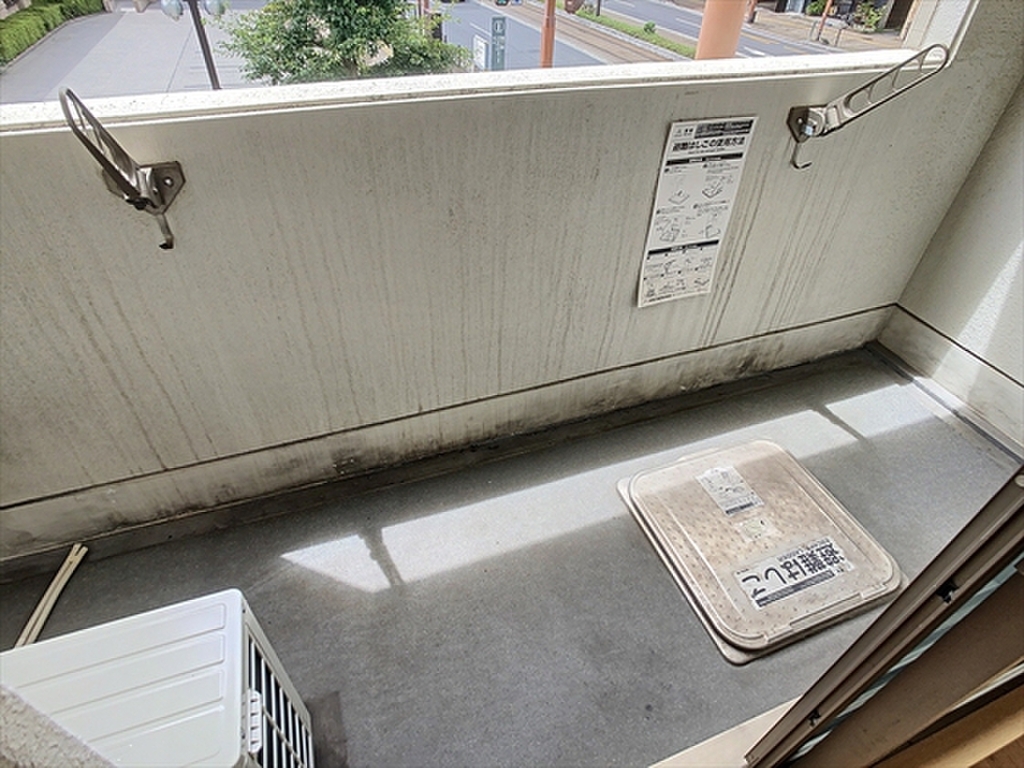 (13/24) バルコニー (13/24) バルコニー