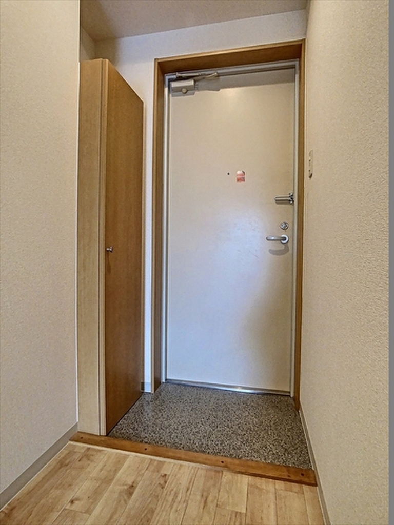 (19/24) 玄関 (19/24) 玄関