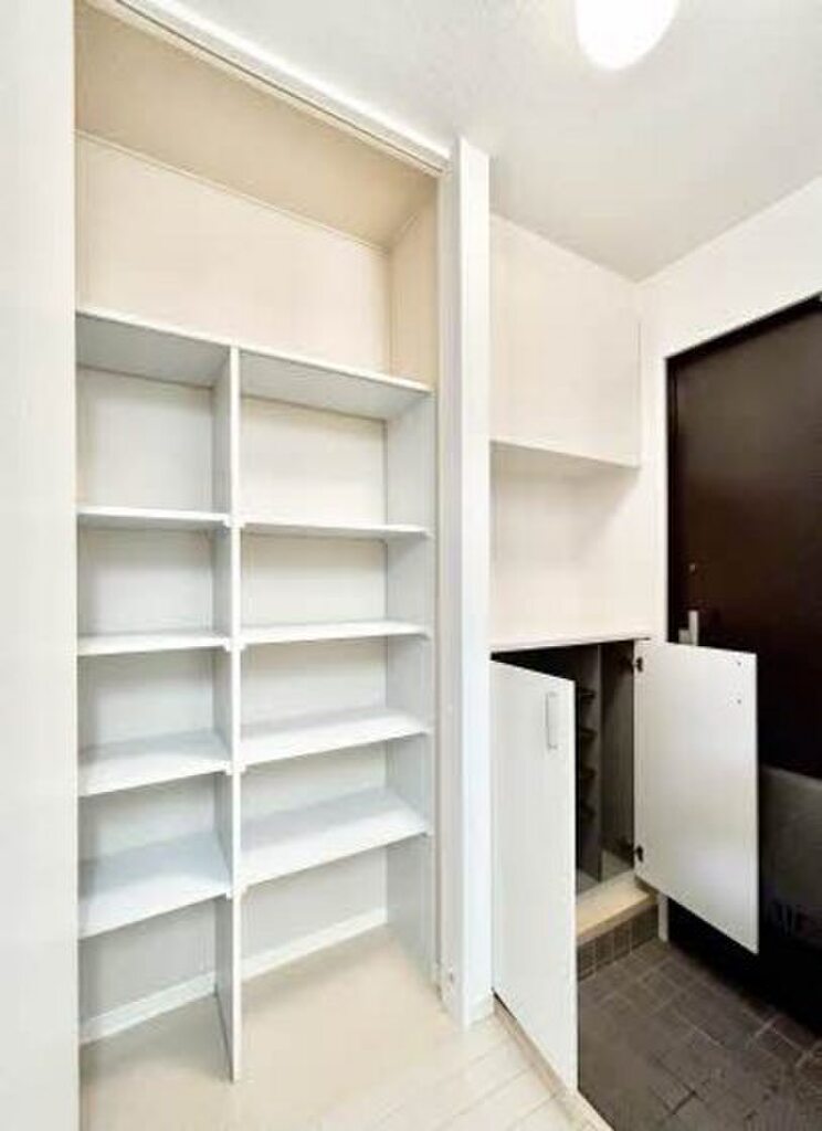 (9/13) 玄関 (9/13) 玄関