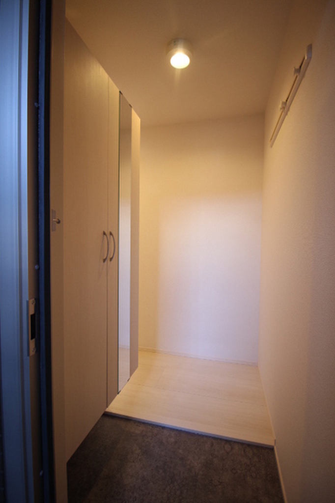 (11/22) 玄関 (11/22) 玄関