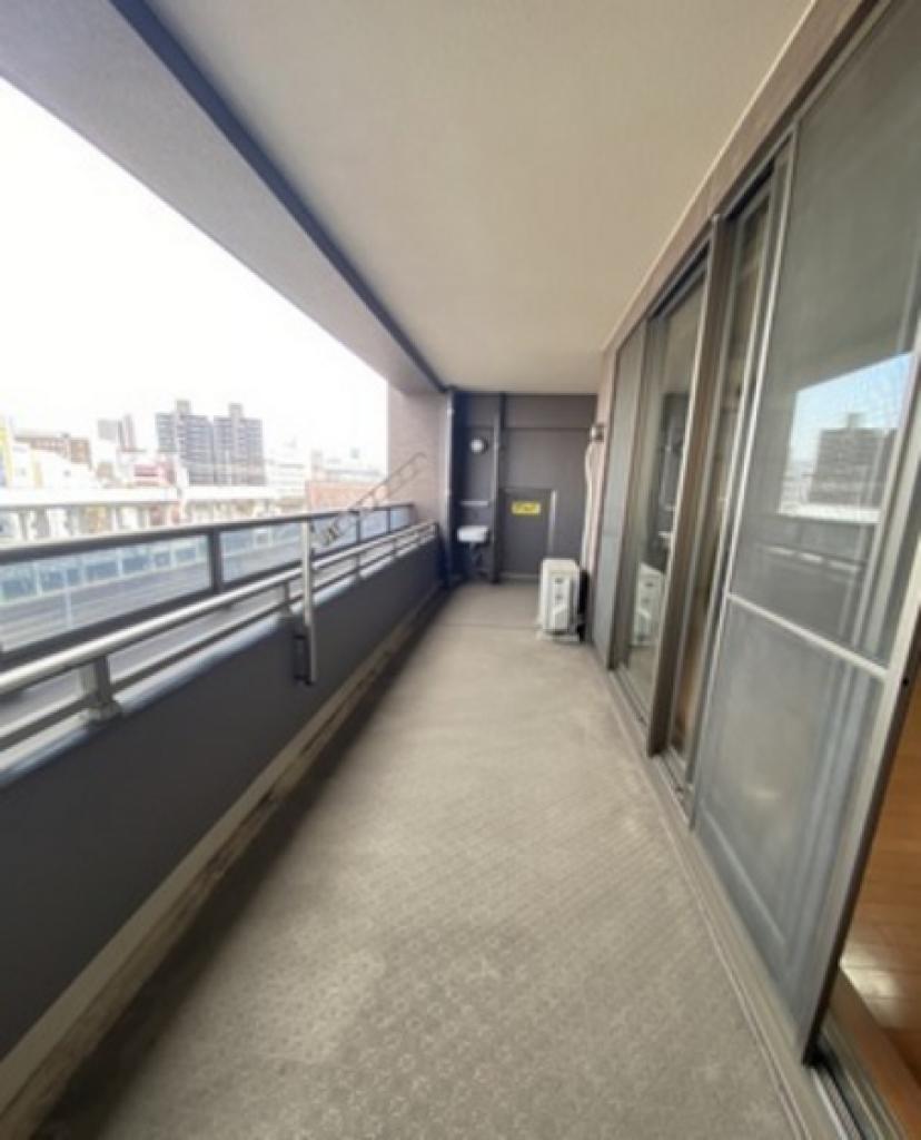 (8/17) バルコニー (8/17) バルコニー