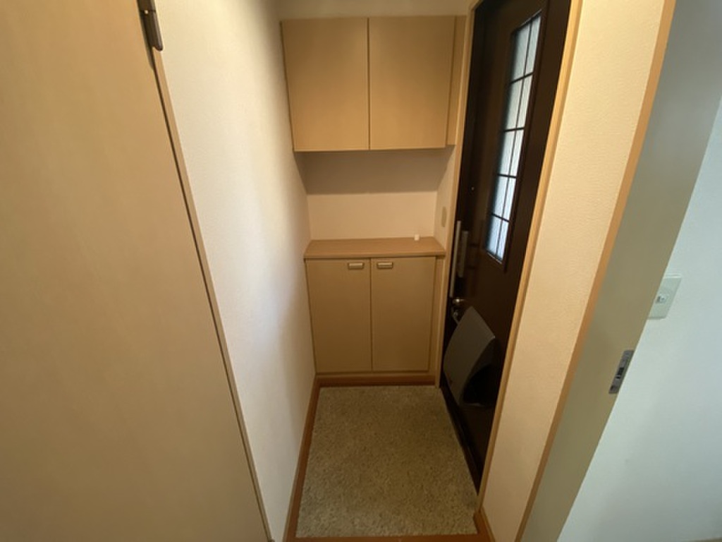 (8/21) 玄関 (8/21) 玄関