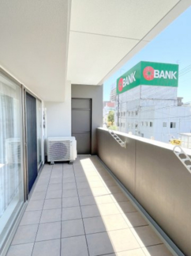 (10/18) バルコニー