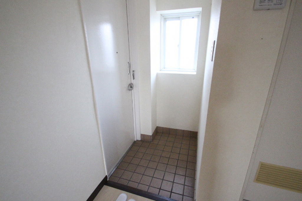 (9/18) 玄関 (9/18) 玄関