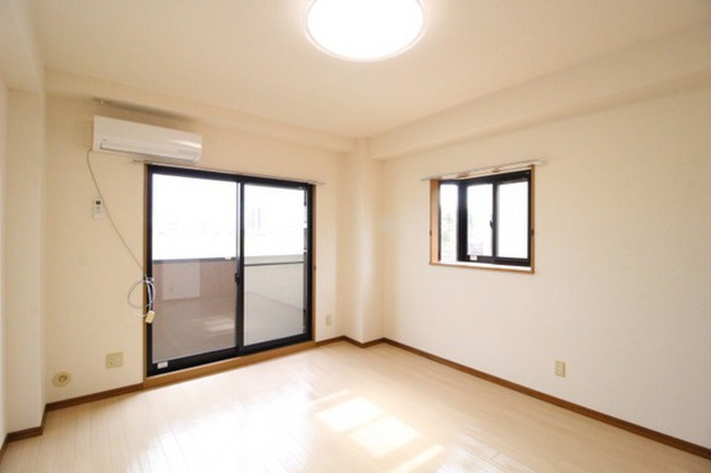 (2/18) 居室・リビング (2/18) 居室・リビング