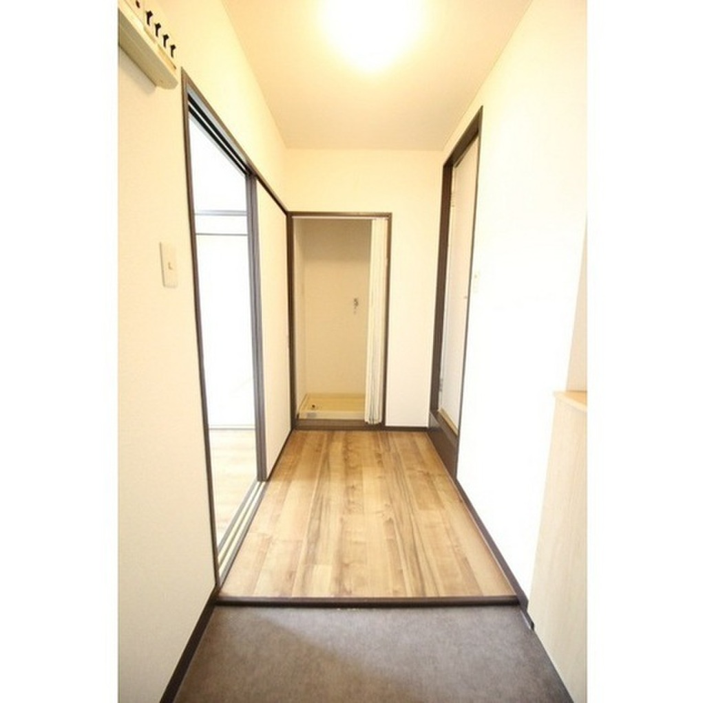 (8/25) 玄関 (8/25) 玄関