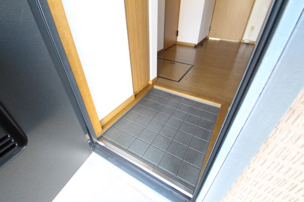 (16/21) 玄関 (16/21) 玄関