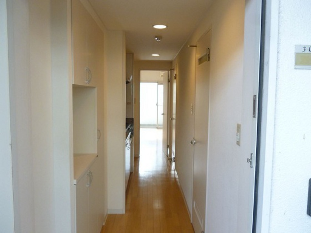 (8/17) 玄関 (8/17) 玄関