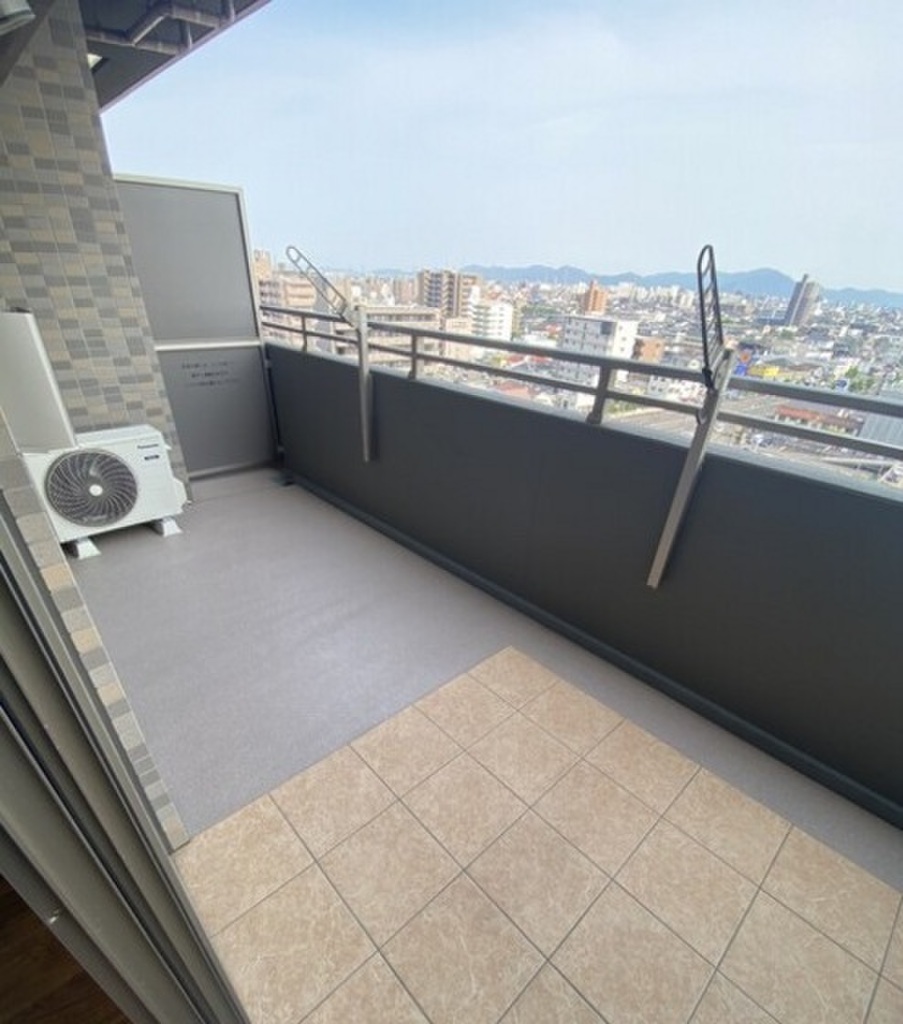 (8/25) バルコニー (8/25) バルコニー