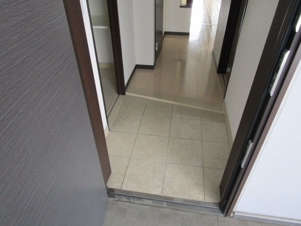 (9/26) 玄関 (9/26) 玄関