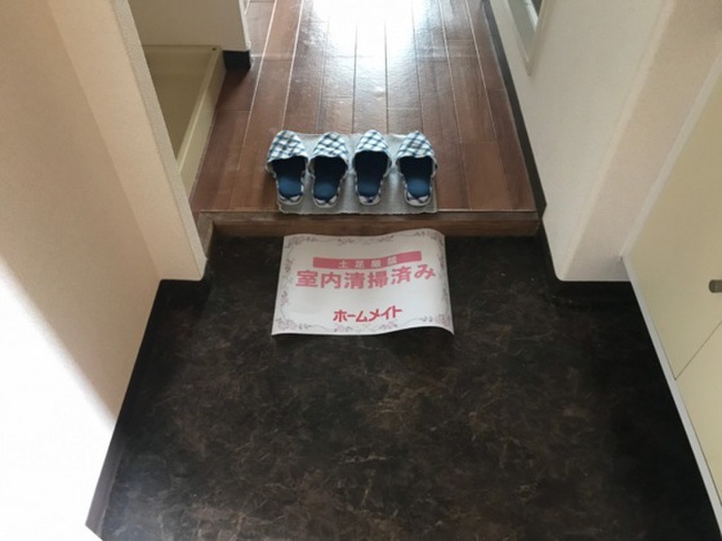 (8/16) 玄関 (8/16) 玄関