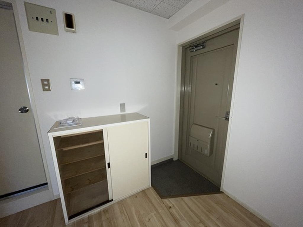 (9/22) 玄関 (9/22) 玄関