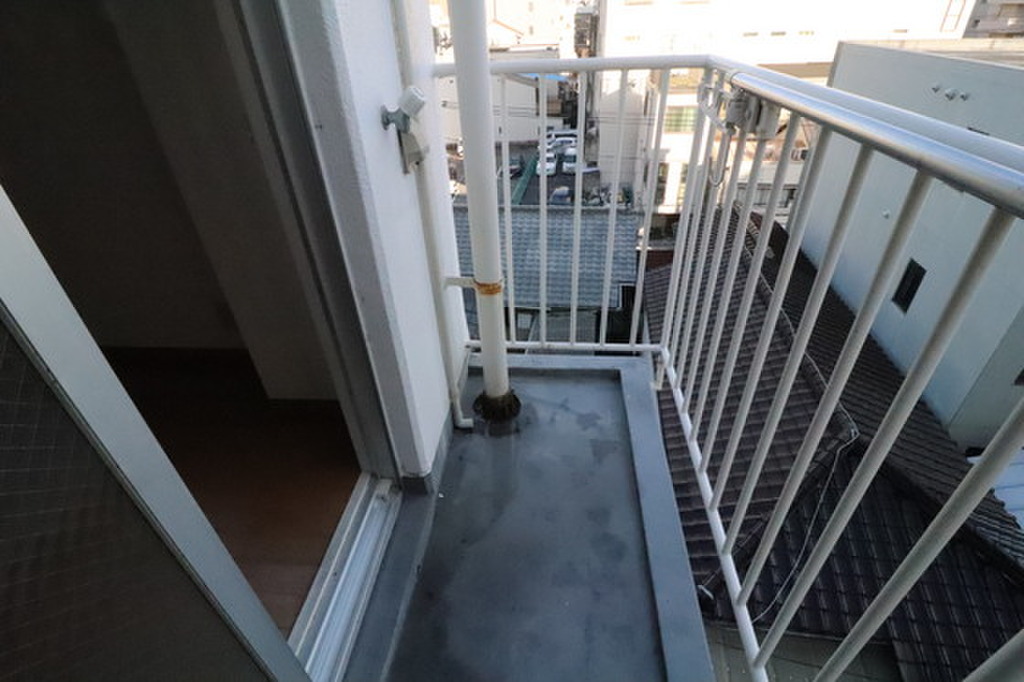 (13/23) バルコニー