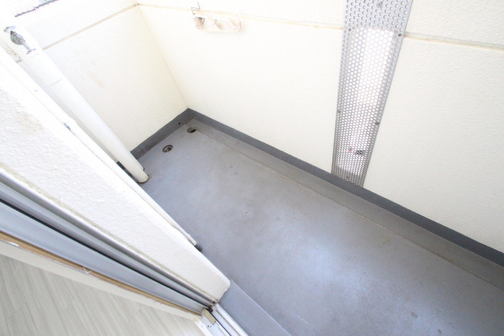 (2/28) バルコニー (2/28) バルコニー