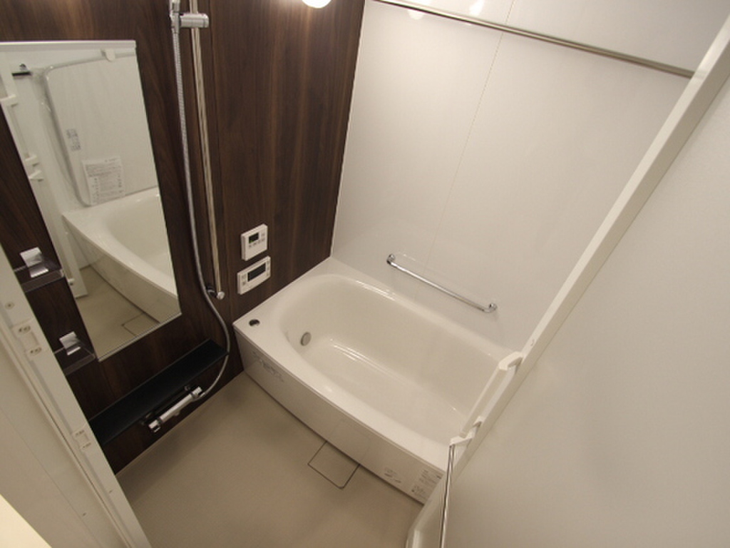 (4/31) バス (4/31) バス