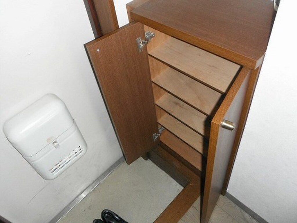 (8/17) 玄関 (8/17) 玄関