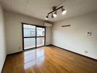 ロイヤルヴィラ下伊福