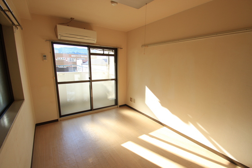 (2/26) 居室・リビング (2/26) 居室・リビング