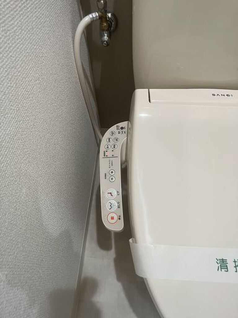 (21/32) トイレ (21/32) トイレ