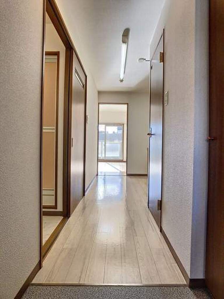 (8/26) 玄関 (8/26) 玄関