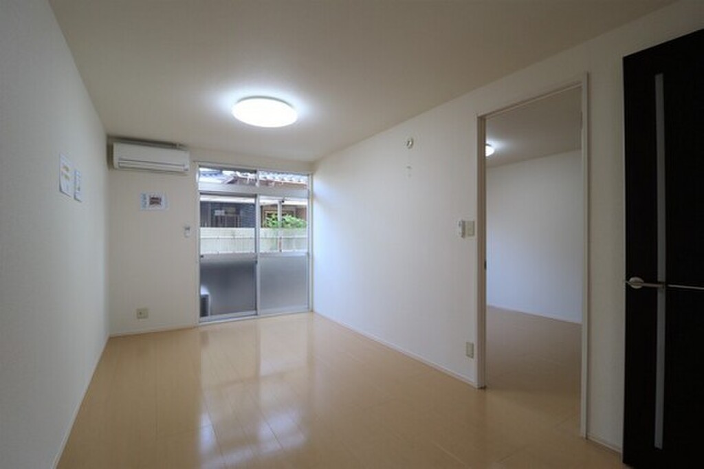 (2/26) 居室・リビング (2/26) 居室・リビング