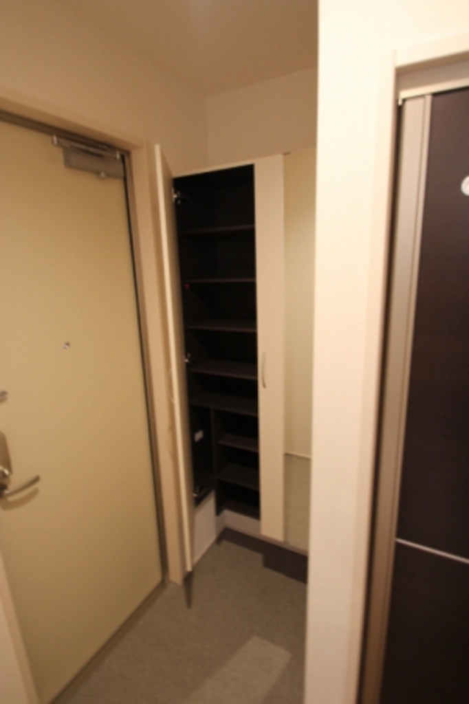 (12/17) 玄関 (12/17) 玄関