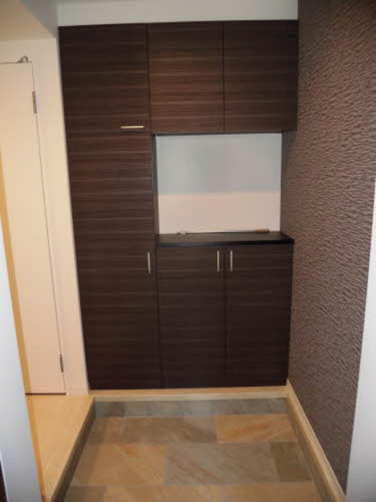 (8/20) 玄関 (8/20) 玄関