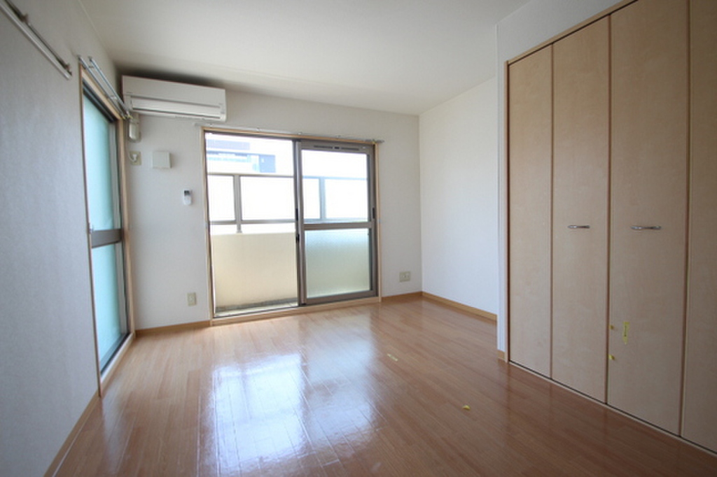 (2/16) 居室・リビング (2/16) 居室・リビング