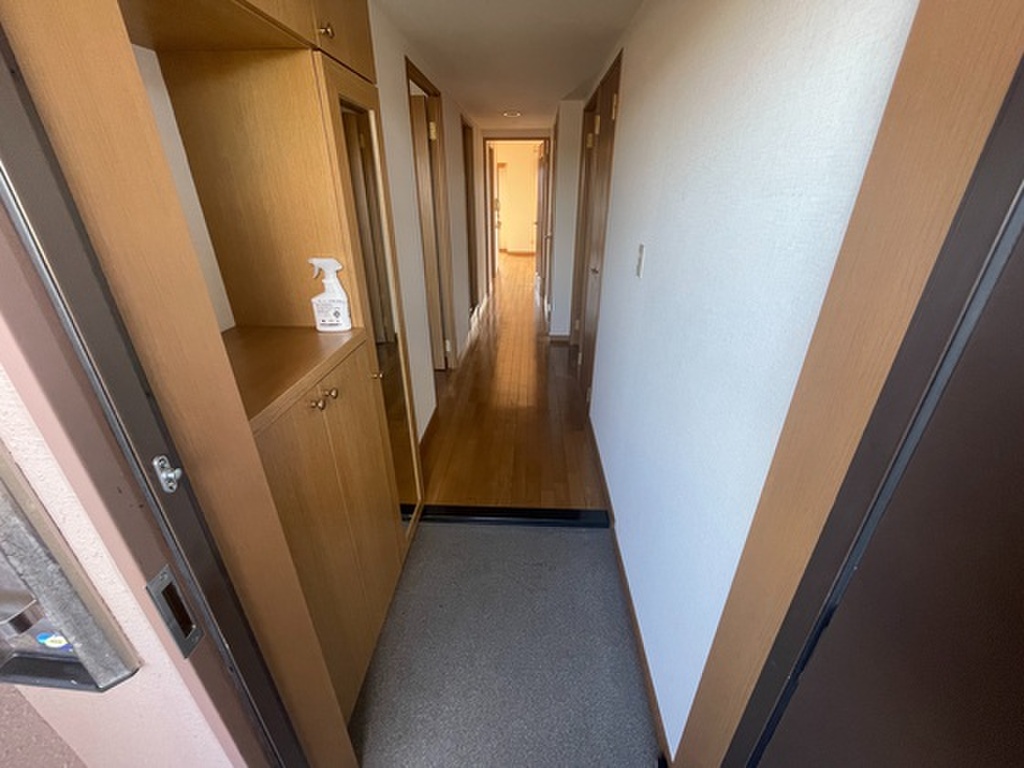 (8/18) 玄関 (8/18) 玄関