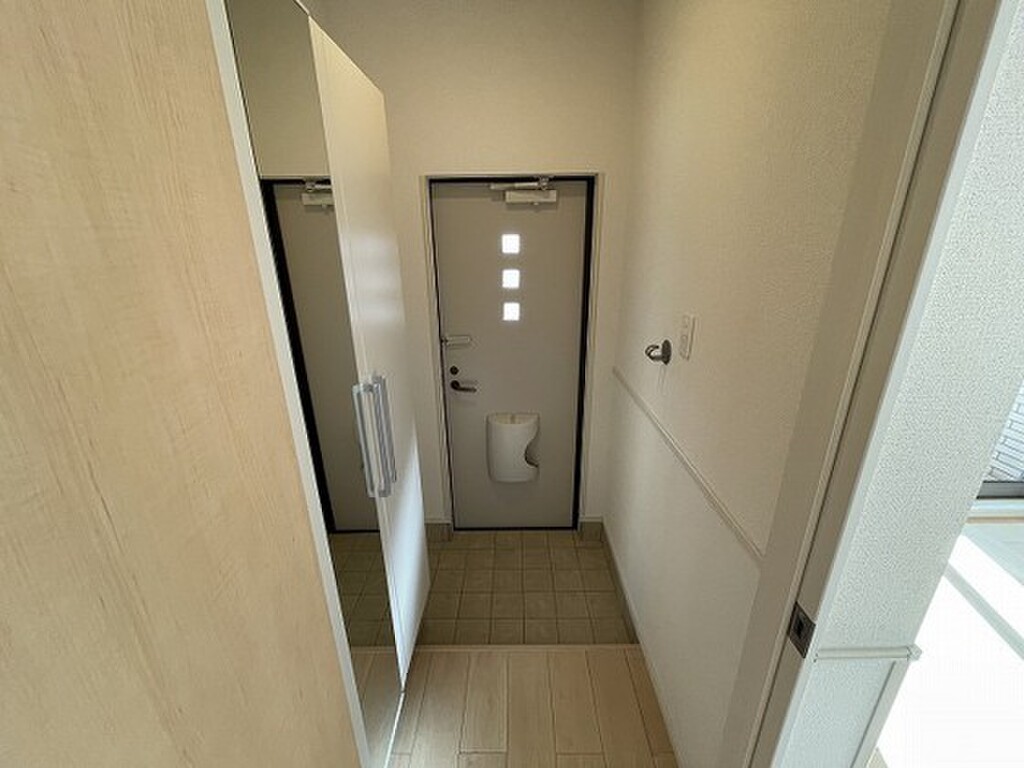 (10/25) 玄関 (10/25) 玄関