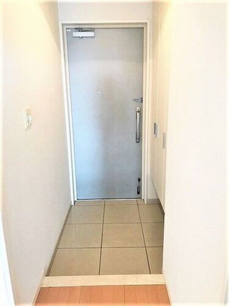 (9/22) 玄関 (9/22) 玄関