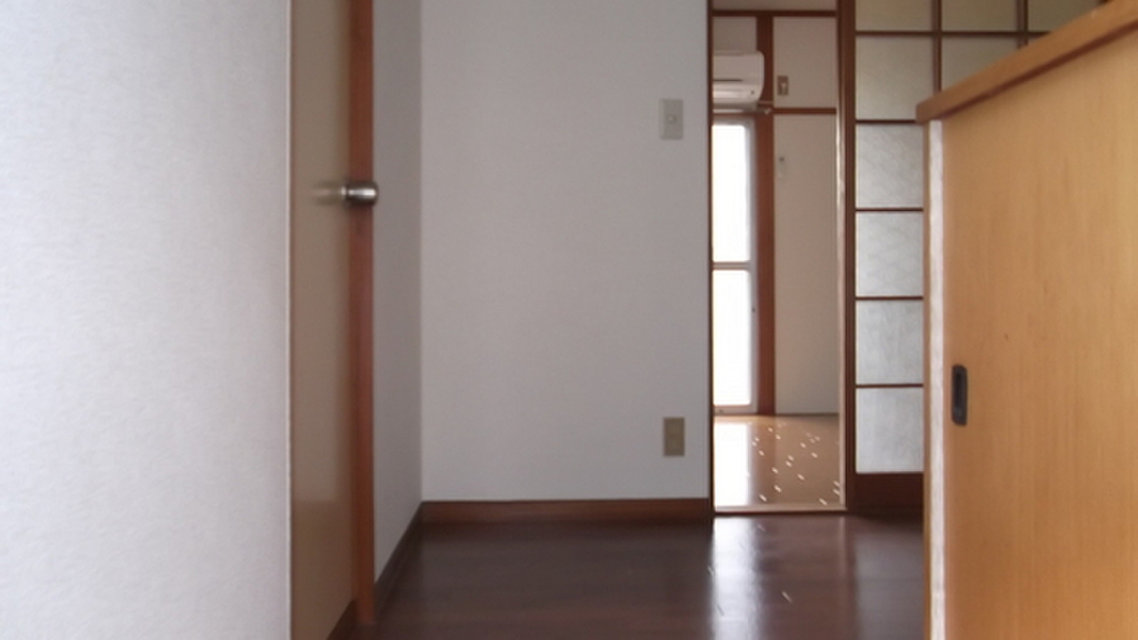 (8/18) 玄関 (8/18) 玄関