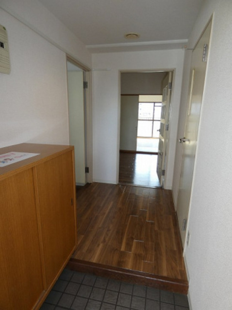 (11/21) 玄関 (11/21) 玄関