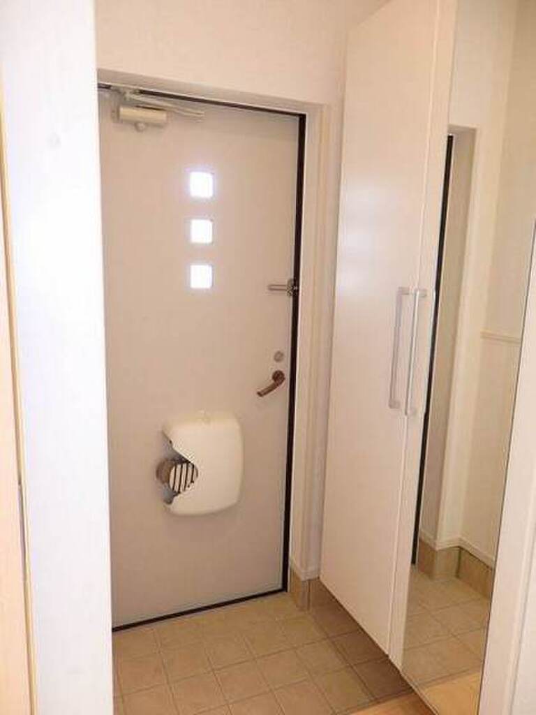 (11/22) 玄関 (11/22) 玄関