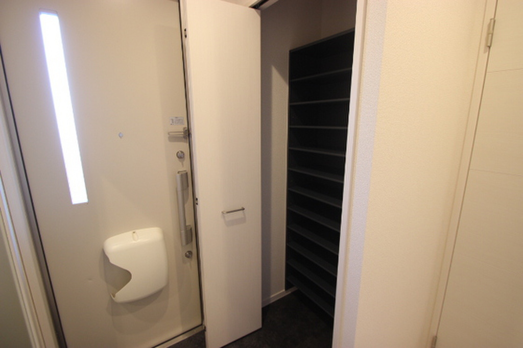 (10/28) 玄関 (10/28) 玄関