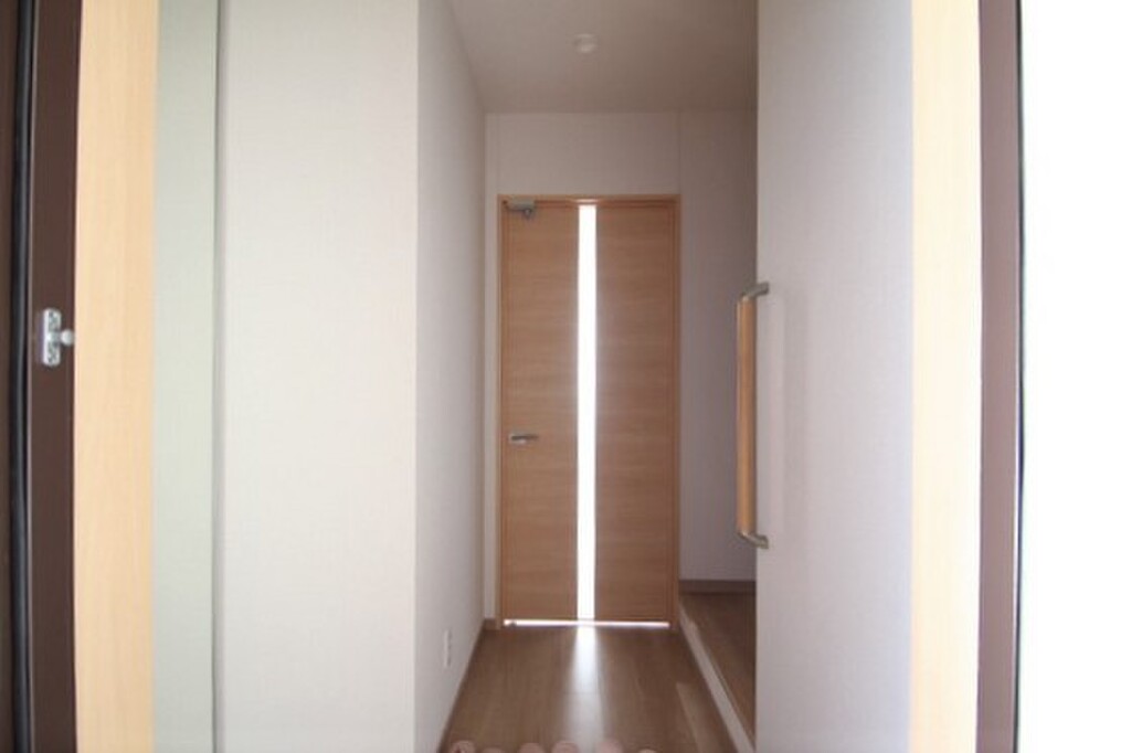 (13/26) 玄関 (13/26) 玄関