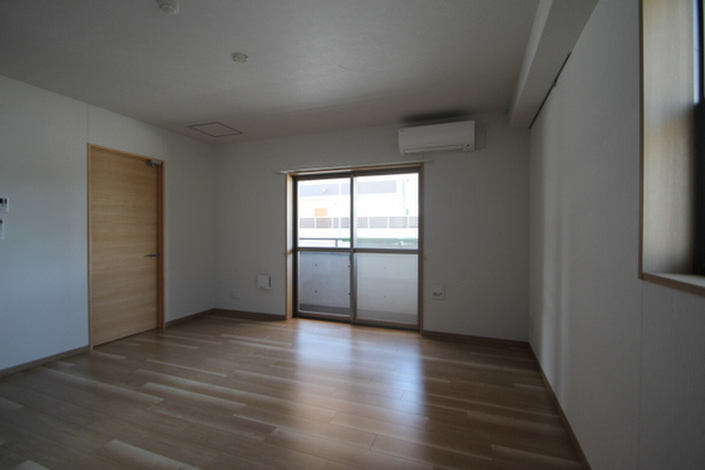 (2/26) 居室・リビング (2/26) 居室・リビング