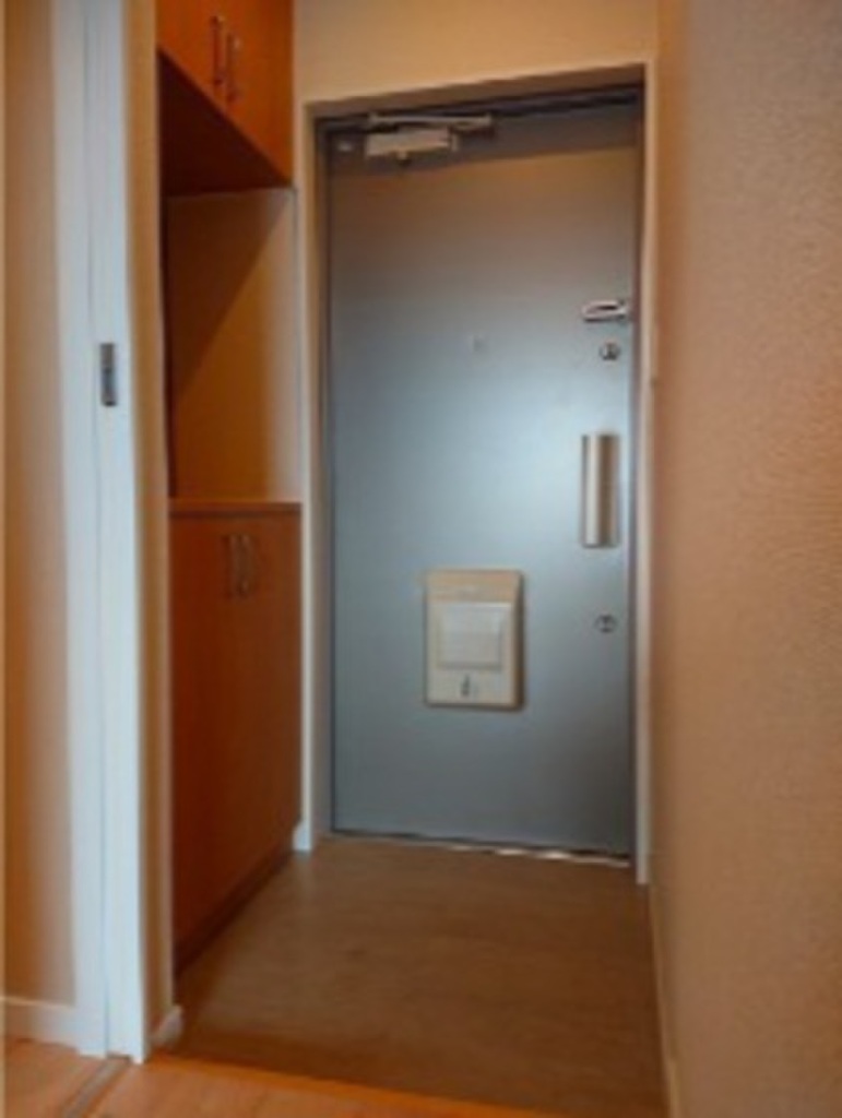 (6/16) 玄関 (6/16) 玄関