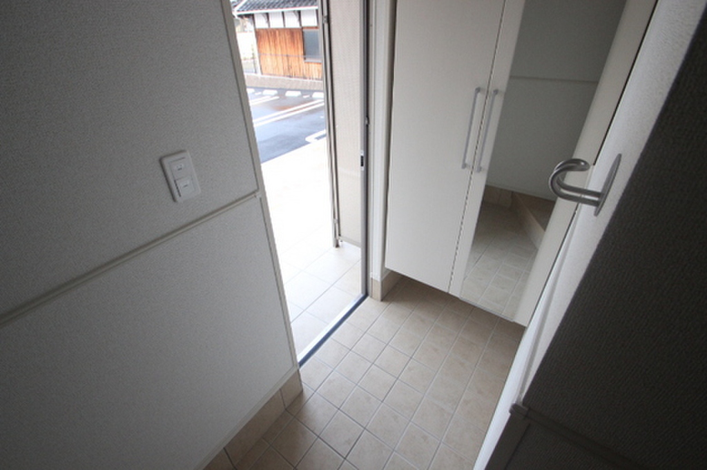 (11/23) 玄関 (11/23) 玄関